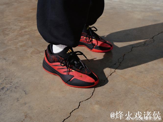 利拉德发声欢迎瓦格纳兄弟携手阿迪达斯开启新篇章